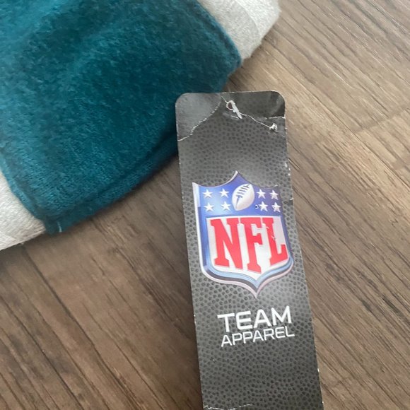 Philadelphia Eagles Crop Sweatshirt - Picture 4 of 5